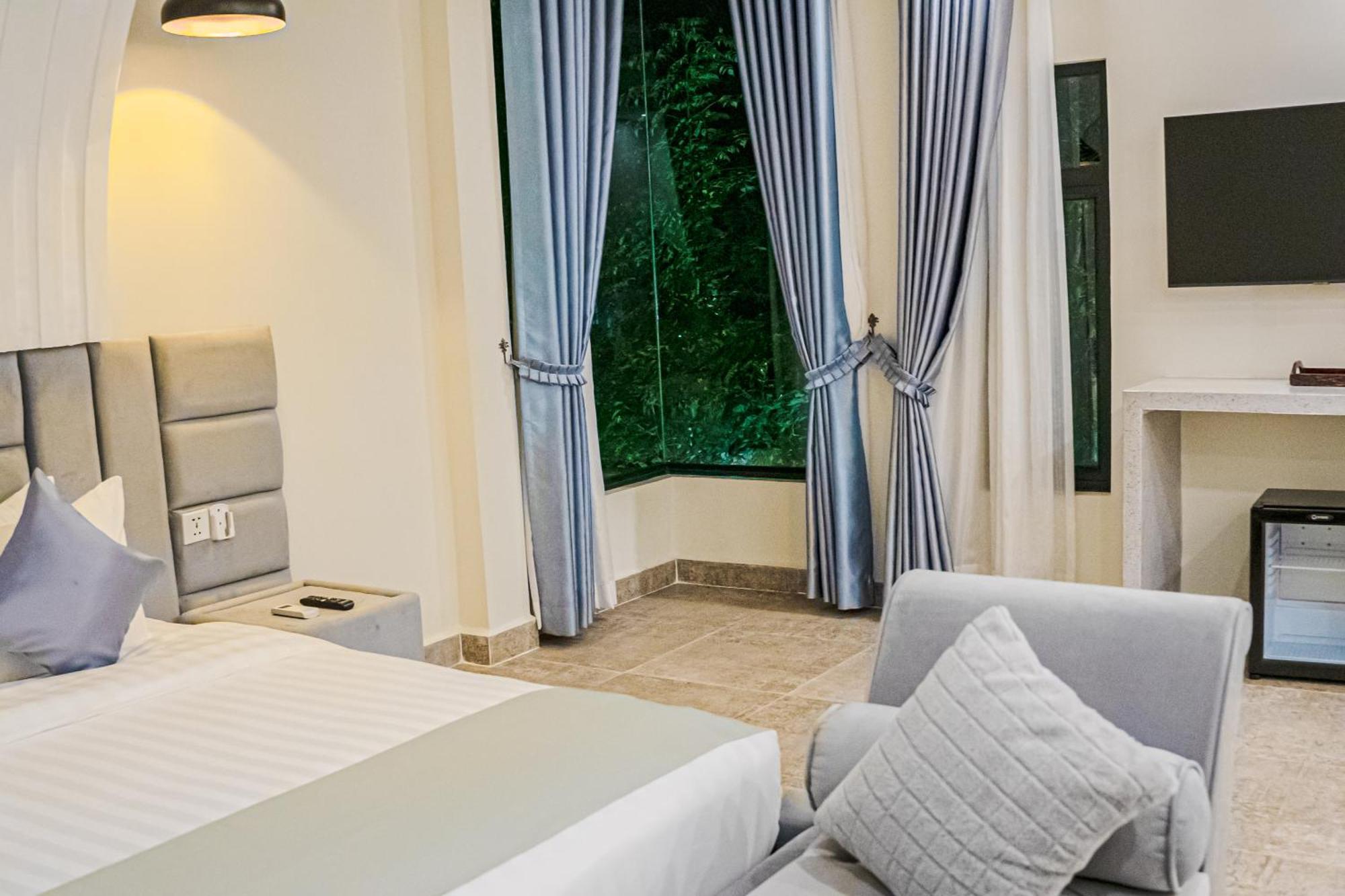 Rainforest Hotel By Nsun Kampot Bagian luar foto